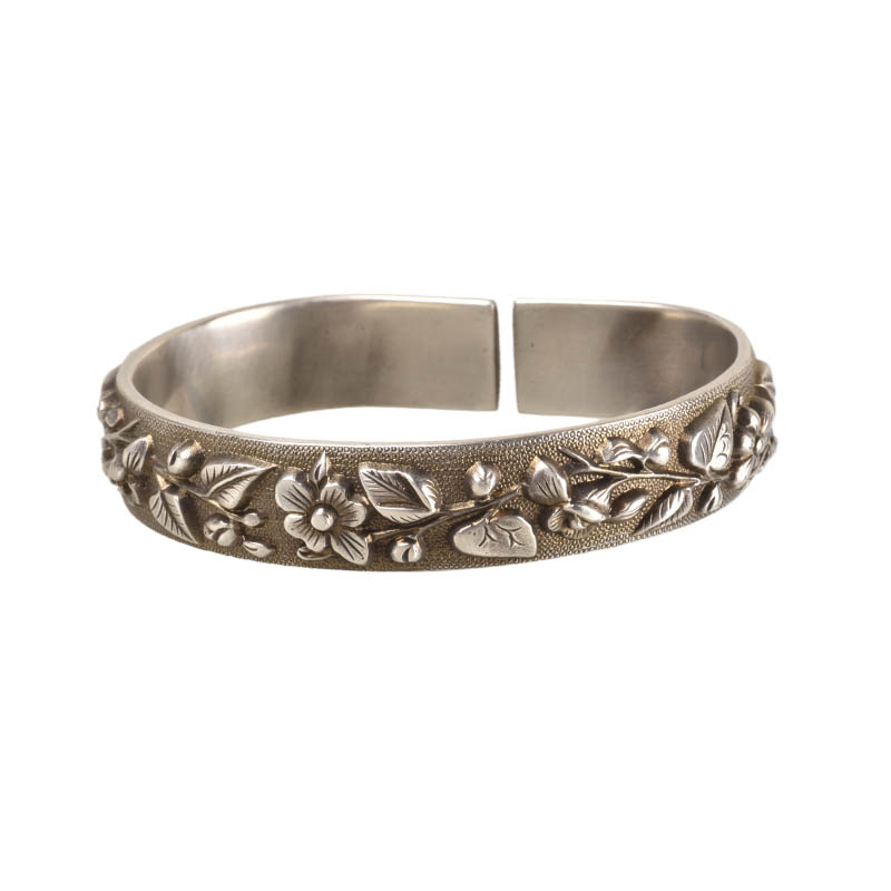 Mascot Twined Flower Pattern Vintage Distressed High Relief Bracelet Auspicious Meaning Ethnic Silver Jewelry