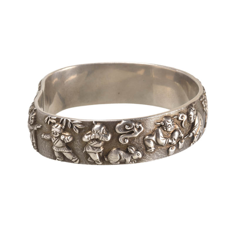 A Vintage High-Relief Bracelet Featuring A Playful Image Of Children, Auspicious And Auspicious, High-Relief Ethnic Silver Jewelry