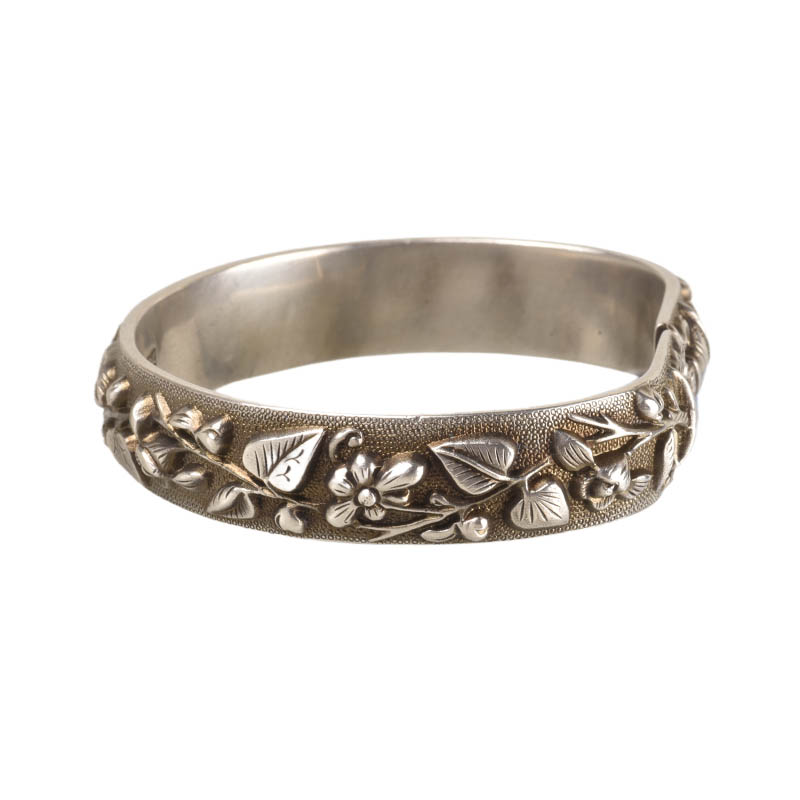 Mascot Twined Flower Pattern Vintage Distressed High Relief Bracelet Auspicious Meaning Ethnic Silver Jewelry