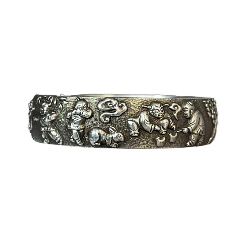A Vintage High-Relief Bracelet Featuring A Playful Image Of Children, Auspicious And Auspicious, High-Relief Ethnic Silver Jewelry
