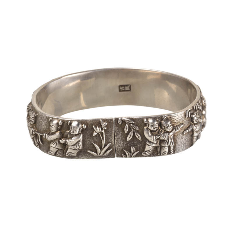A Vintage High-Relief Bracelet Featuring A Playful Image Of Children, Auspicious And Auspicious, High-Relief Ethnic Silver Jewelry