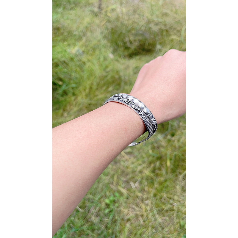 Vintage Perfect Silver Bangle