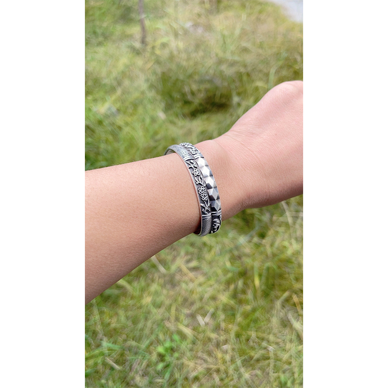 Vintage Perfect Silver Bangle